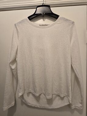 Athleta White Long-Sleeve Crewneck Tee Small